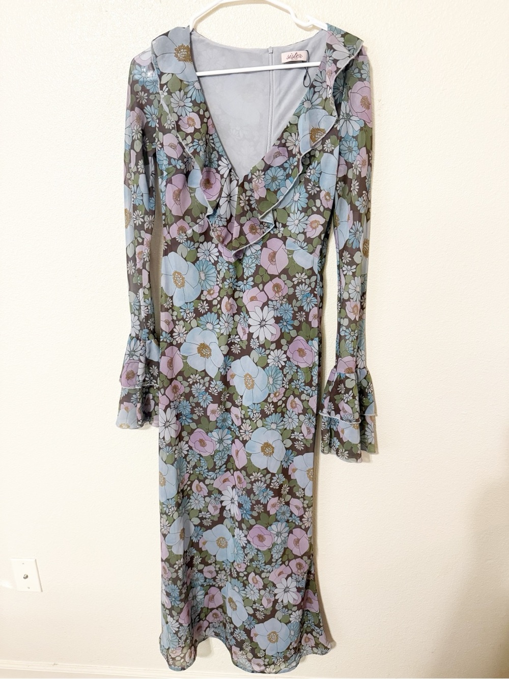 Sister New York Shellona Maxi Ruffle Bell Sleeve Dress in Vintage Floral Medium - Picture 10 of 16